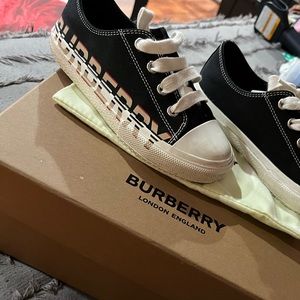 Burberry sneakers